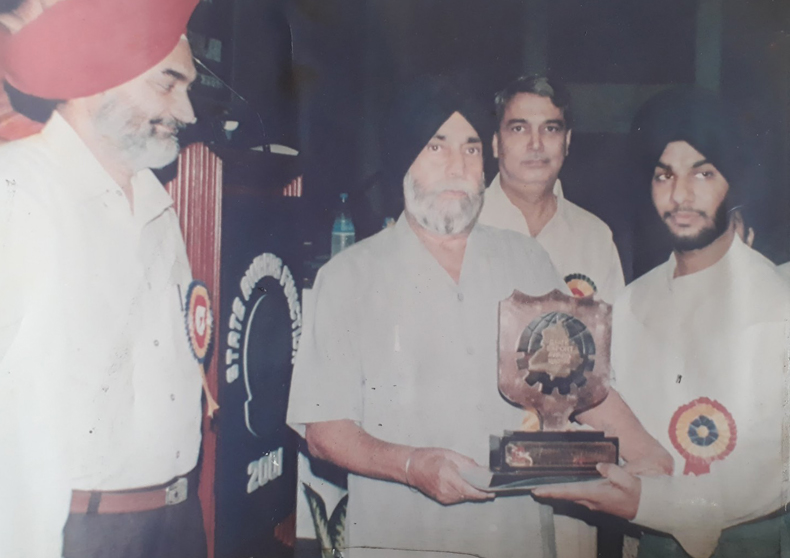 award-03