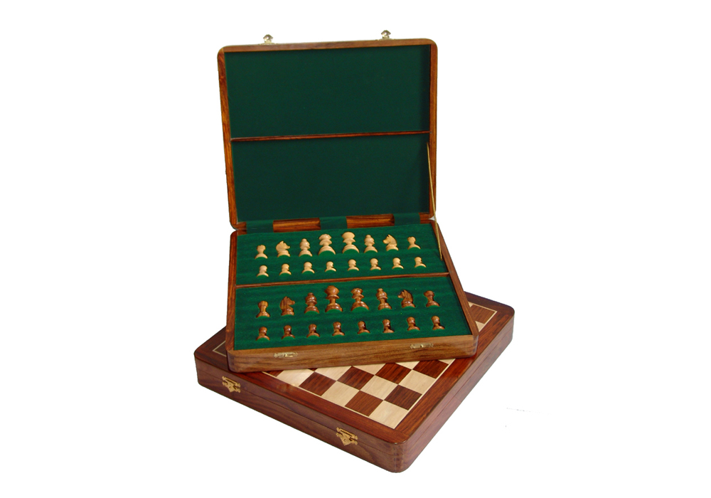 JS#15506-- FLAT CHESS BOX BOARD ON TOP