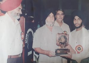 award-03