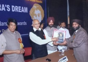 award-06